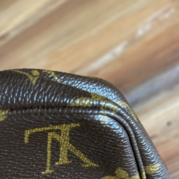 🎉HOST PICK🎉 Louis Vuitton Monogram Pochette Accessories - Picture 12 of 15